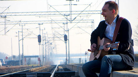 Željeznička stanica Velika Gorica, Gradići, kolodvor, pruga, tračnice, semafor, vlak, gitara