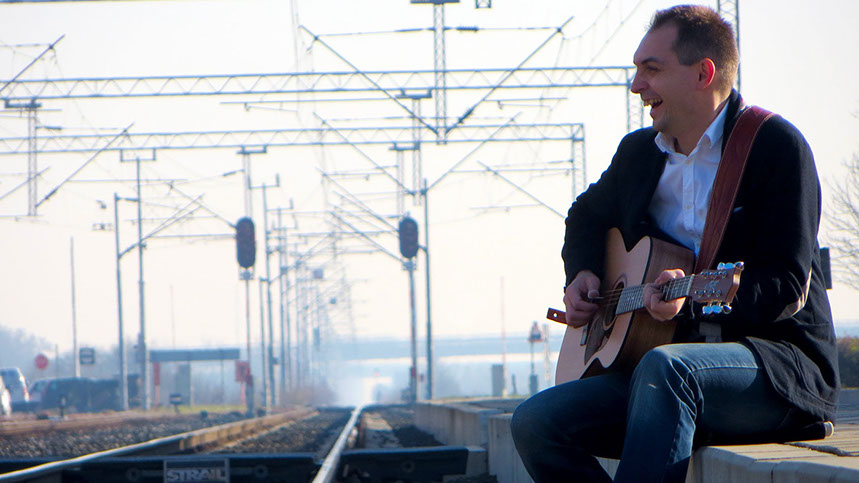 Željeznička stanica Velika Gorica, Gradići, kolodvor, pruga, tračnice, semafor, vlak, gitara